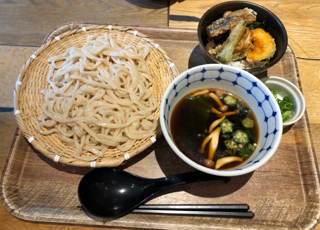 野菜とろろつけうどん