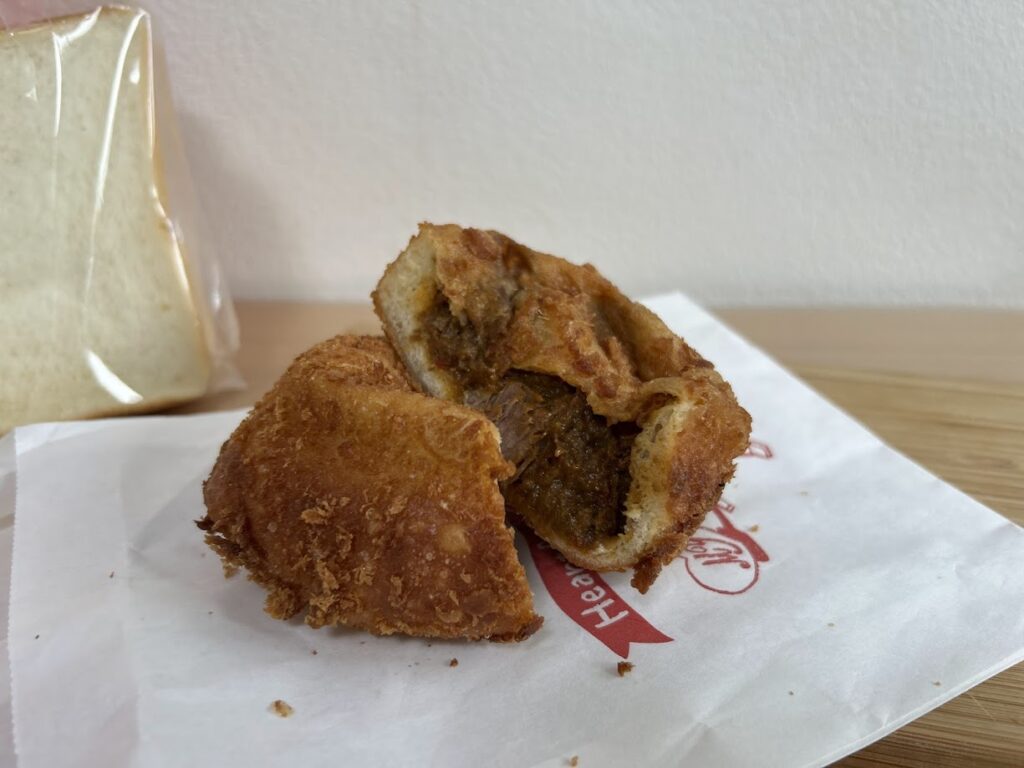 カレーパン断面図