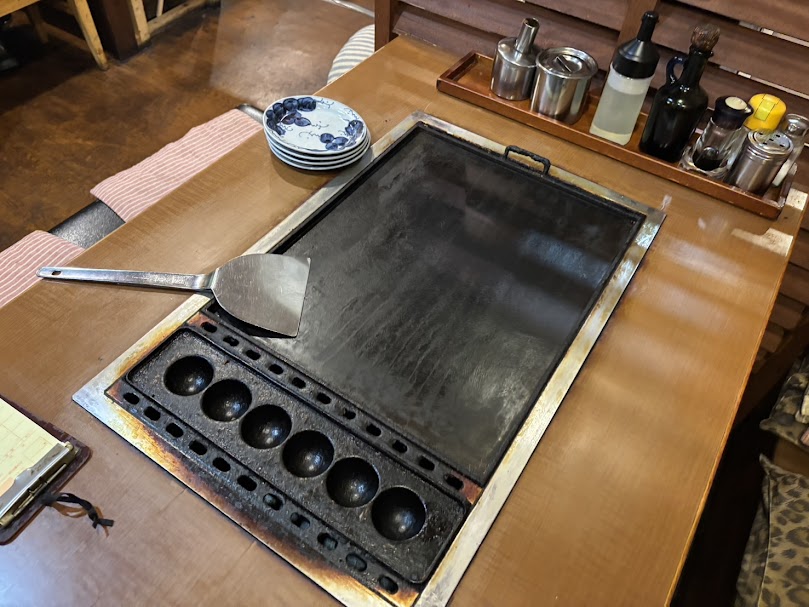 鉄板付きテーブル席