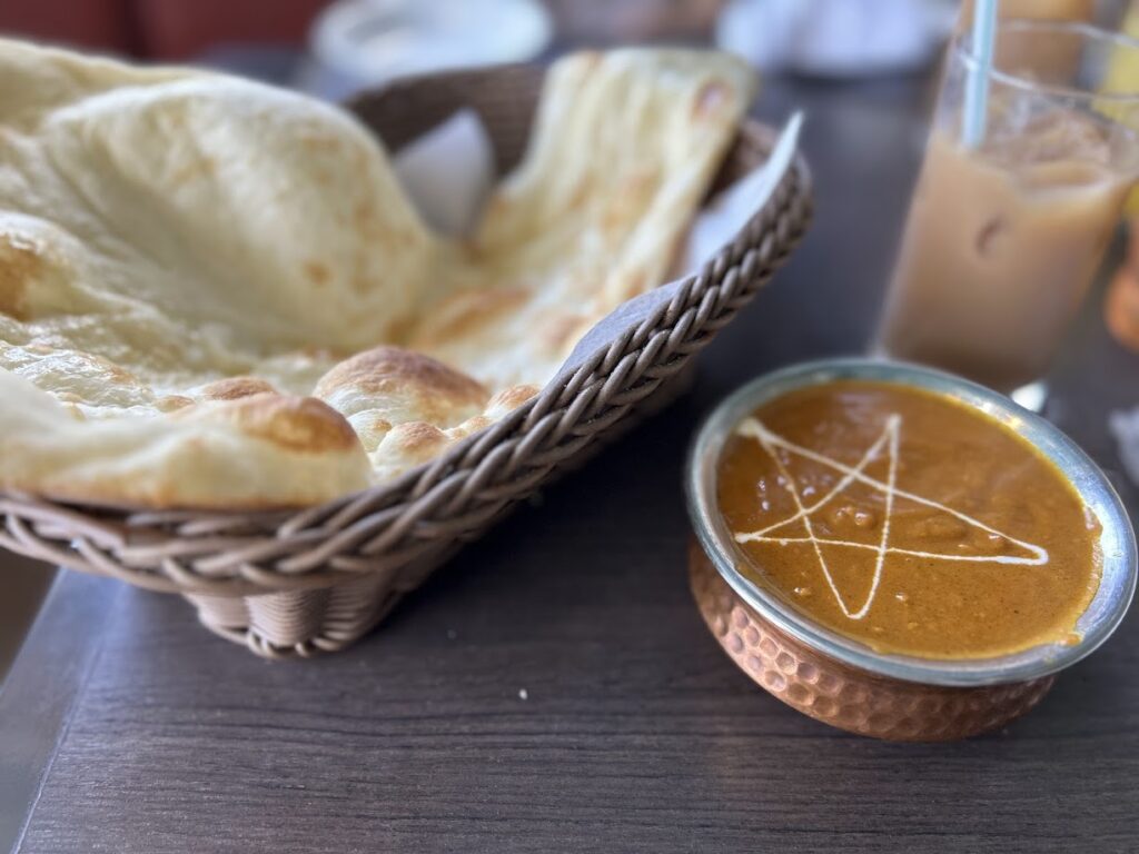 Aセット(キーマカレーとナン)