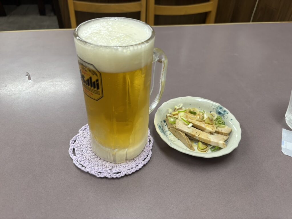 ビールとサービスチャーシュー