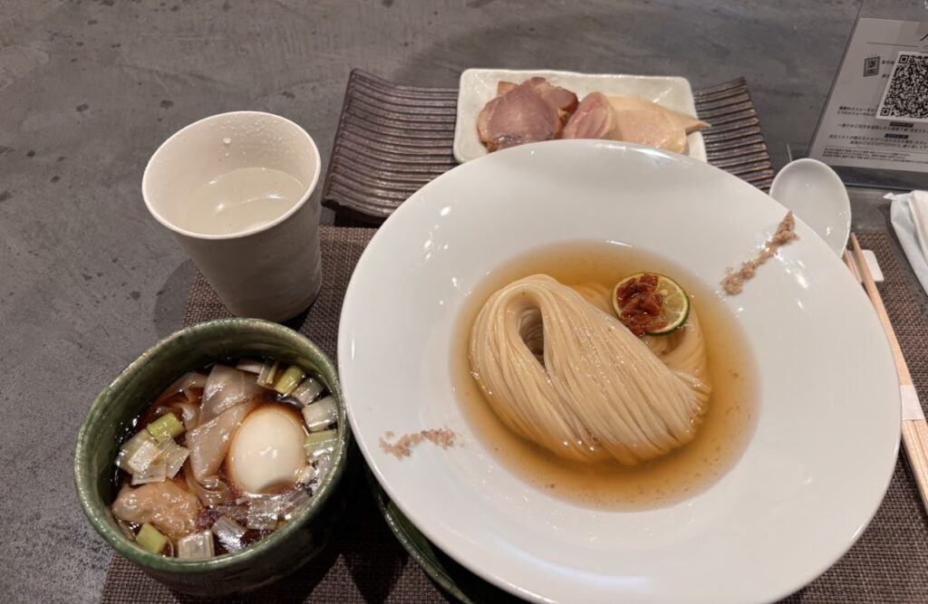 特製つけ麺（味玉・自家製雲吞付き）