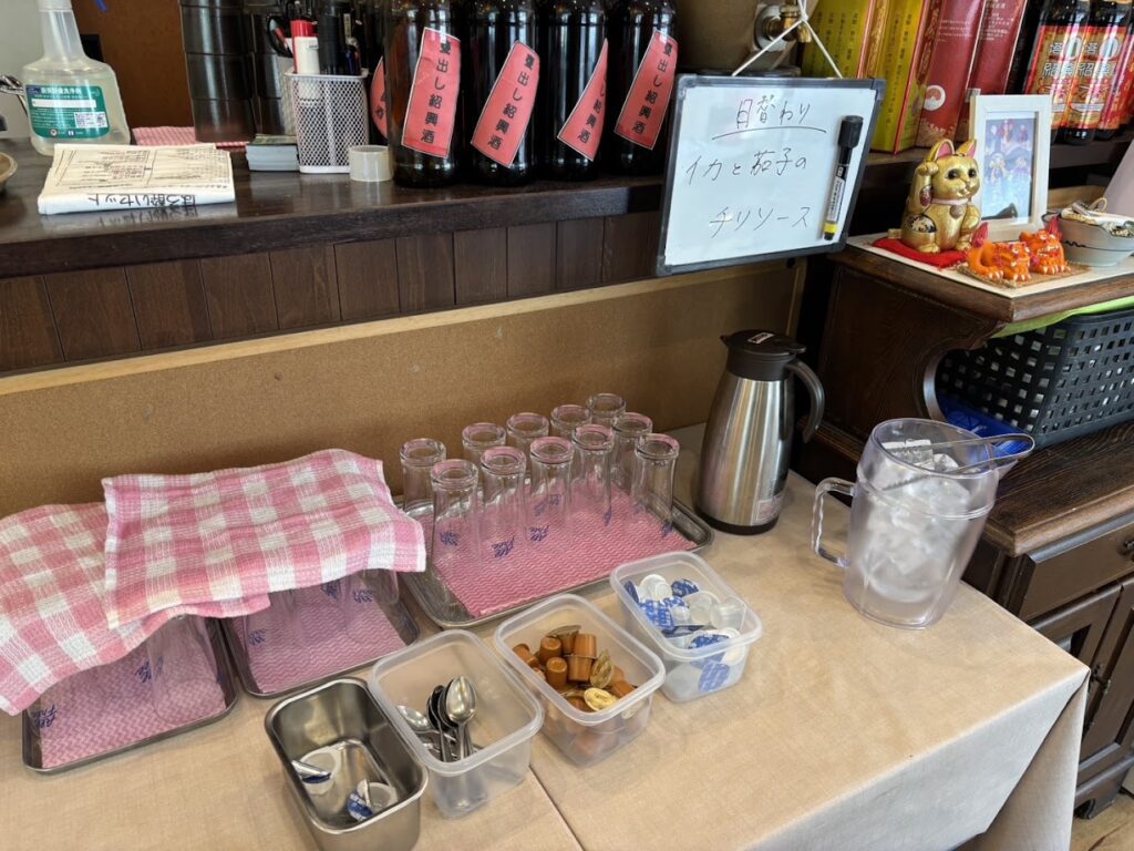 セルフサービスのアイスコーヒー