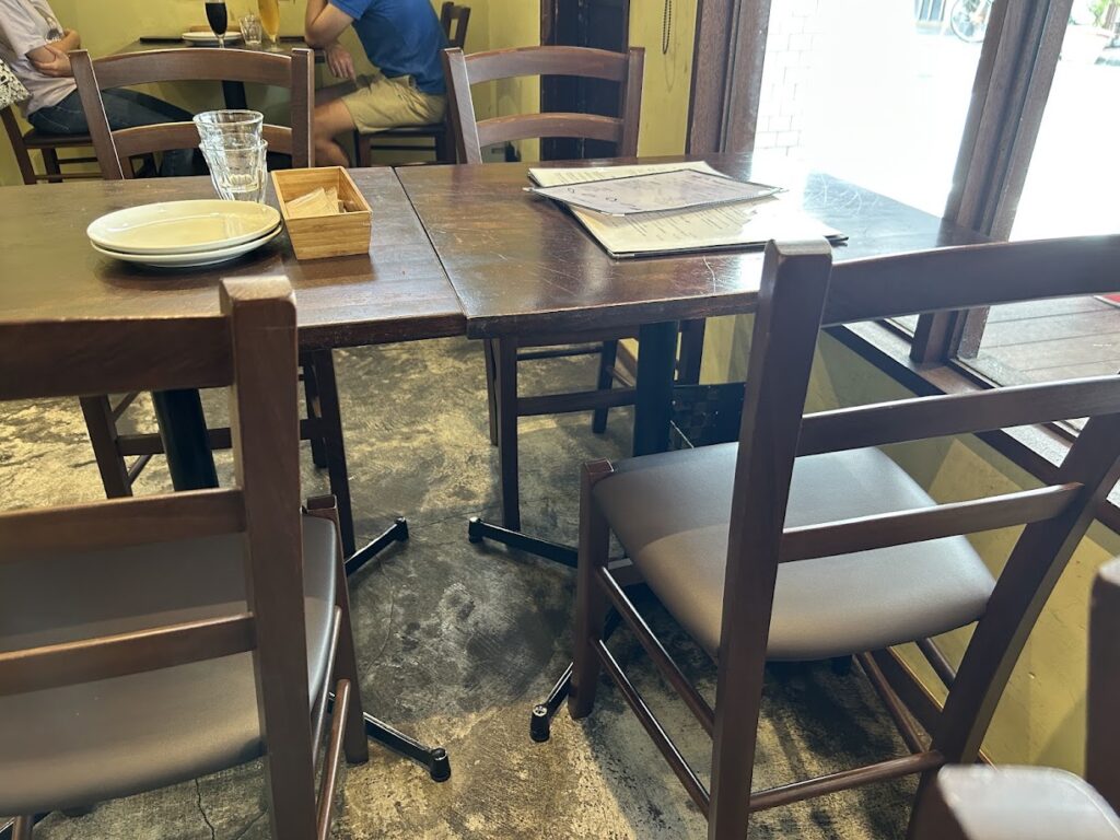オップラダジターリアの店内の様子