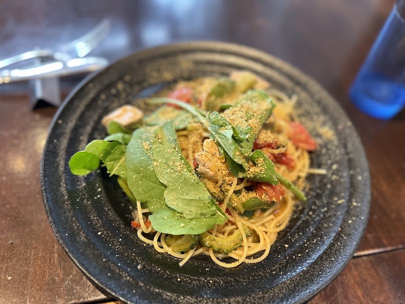 さばと季節野菜のパスタ