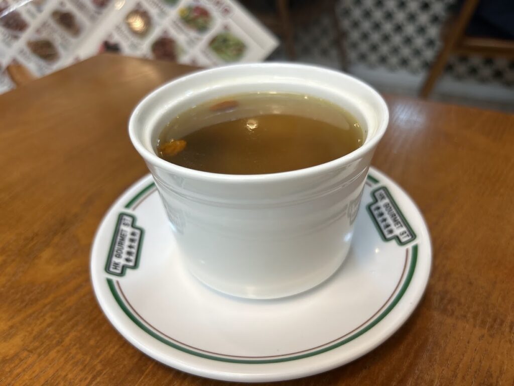 スペアリブの薬膳スープ
