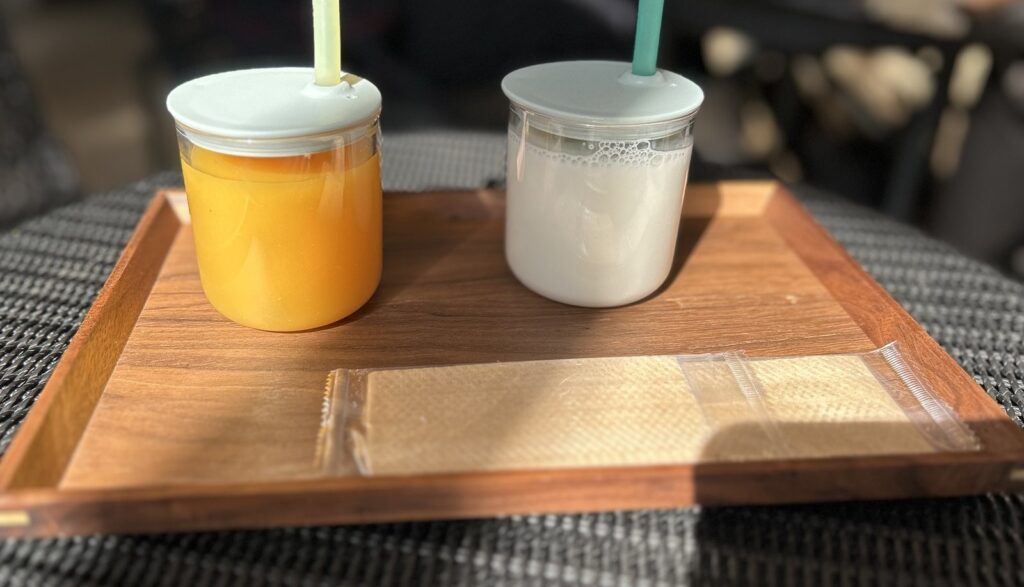 キッズドリンク（オレンジ・ミルク）各400円。