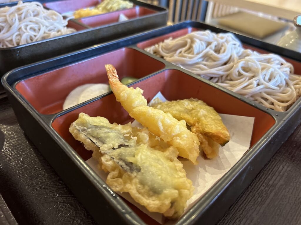 この日の天ぷらは、かぼちゃ・なす・えびの3種類。