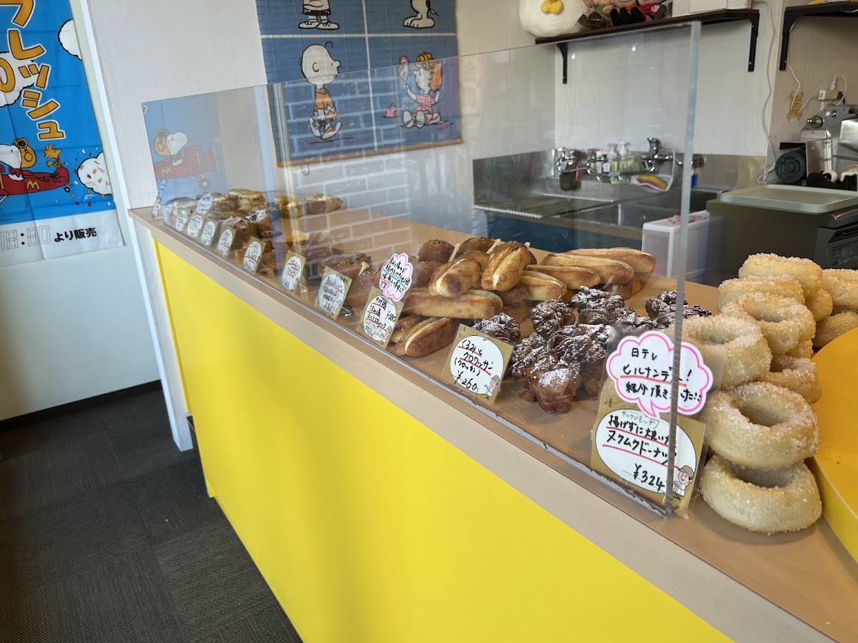 店頭に並ぶパンの様子