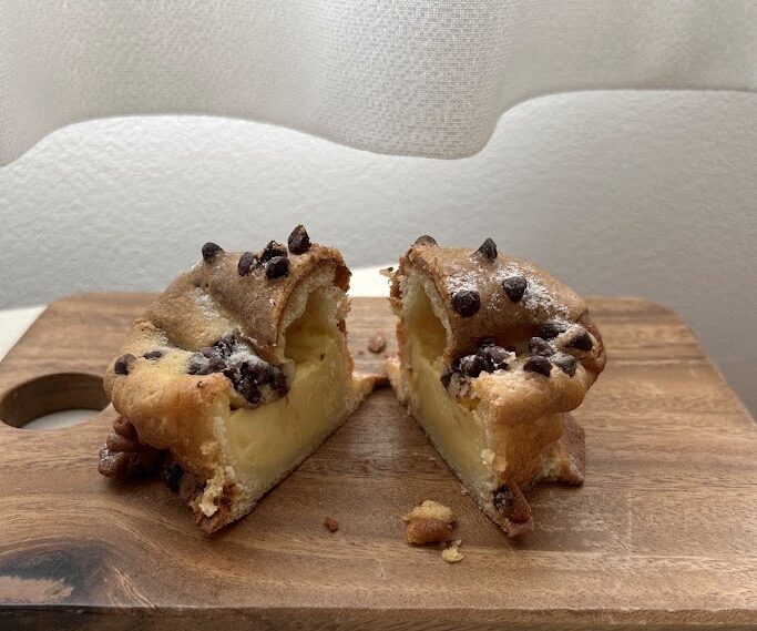チョコレートとクッキークリームパン断面